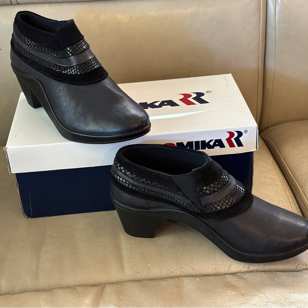 Romika Black Heeled Boots with Chunky Heel